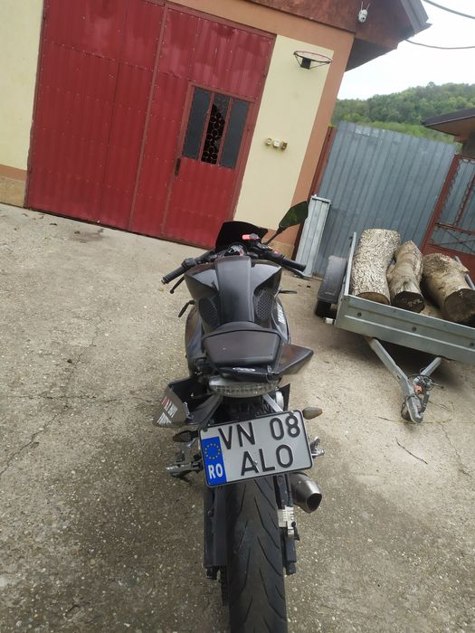 Dezmembrez Yamaha yzf r125 2013