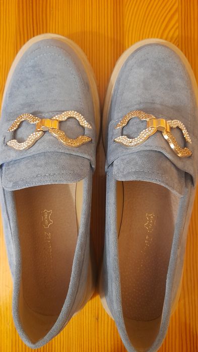 Дамски велурени обувки