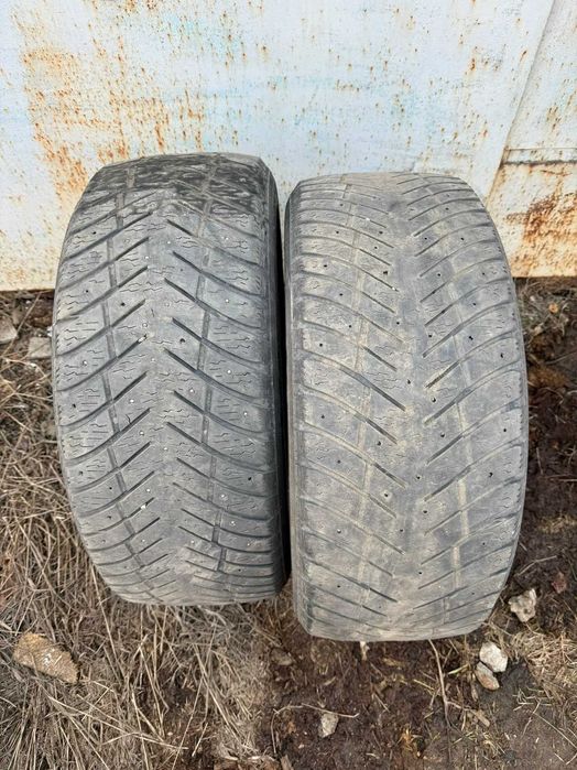 235/45/R18 Шины (2 шт)