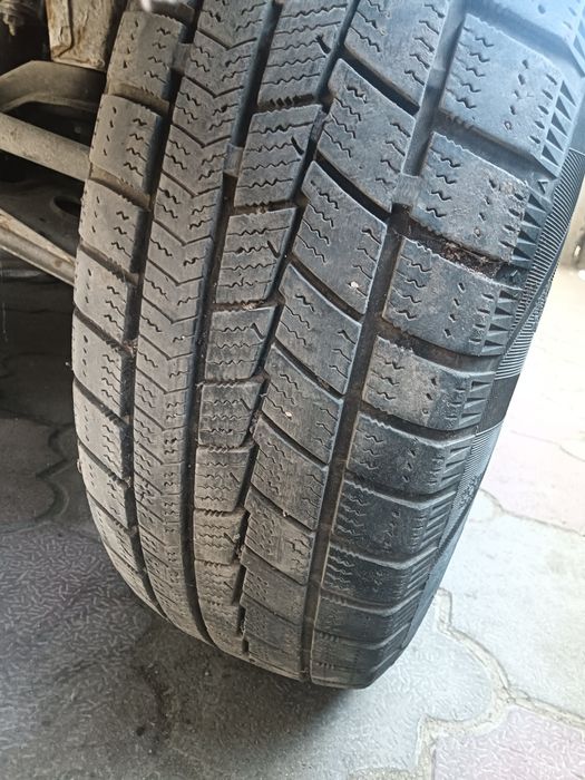 Продам резину лепучку 175/70/13R