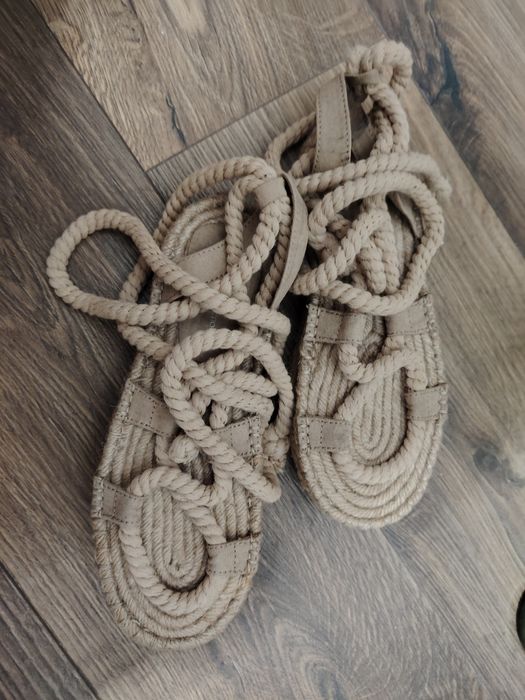Sandale Pull and Bear, mărimea 37