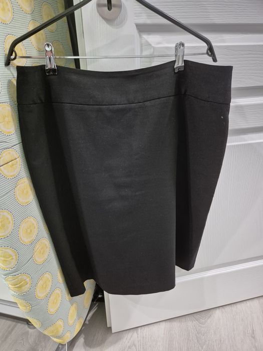 Fusta clasica neagra