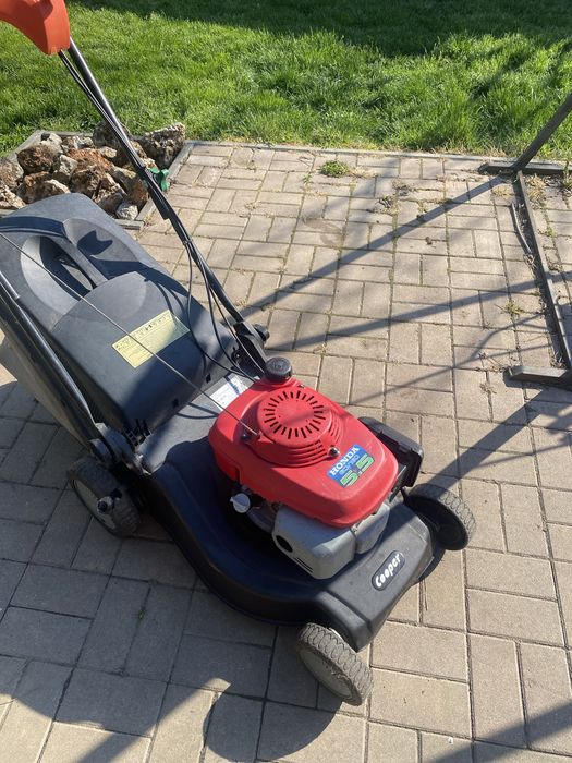 Masina de tuns iarba Honda 5 HP