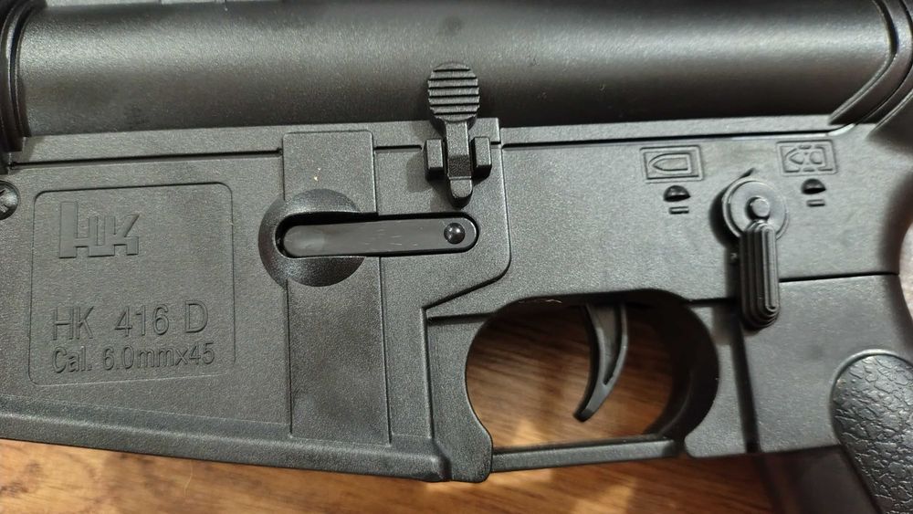 Super pusca HK 416d carabina de asalt 6mm,luneta,lumina led,demontabila,bile bonus !
