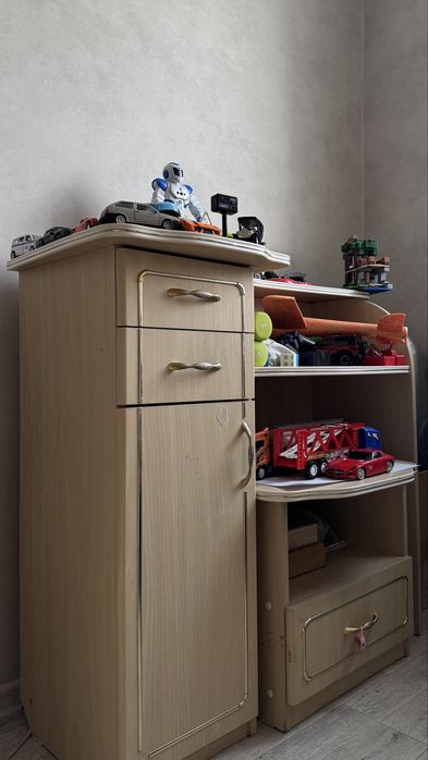 Продам спальный гарнитур