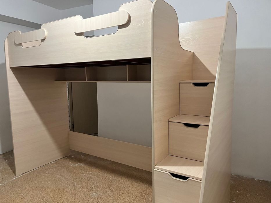 Продам двухъярусную кровать