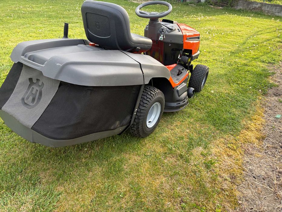 Tractoras Tuns Iarba/Gazon*Husqvarna*An 2022*