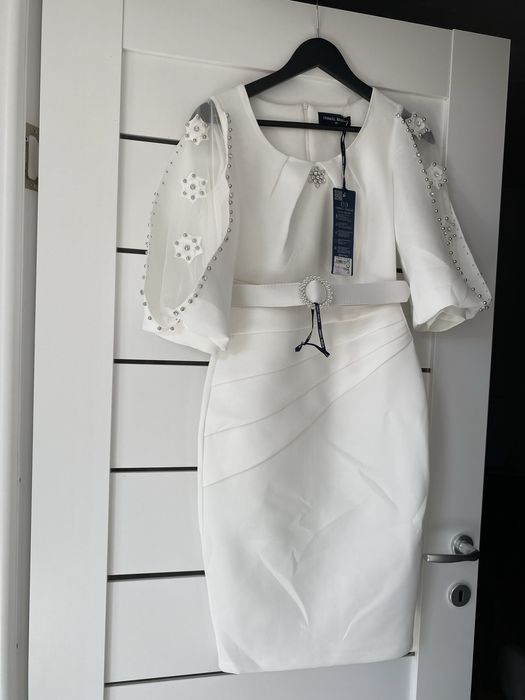 Rochie noua cu etichetă