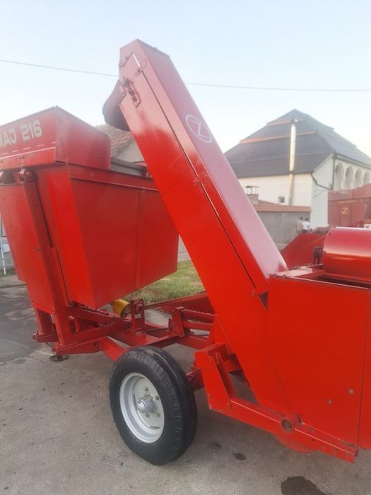 Zmaj 216 culegatoare porumb Nouă