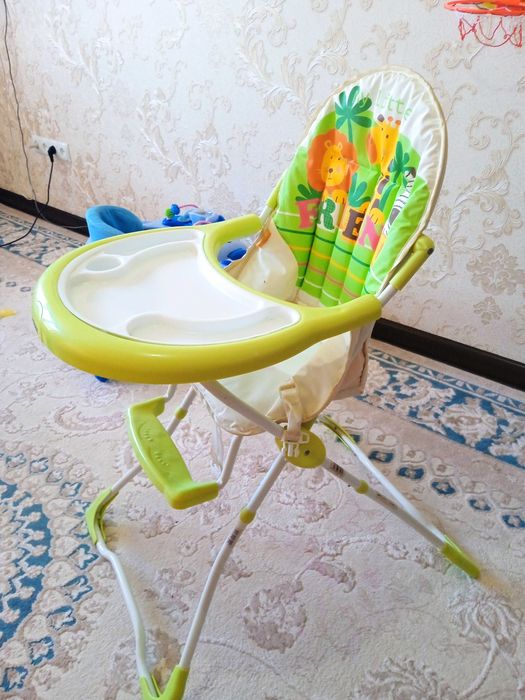 Детский стол для кормление