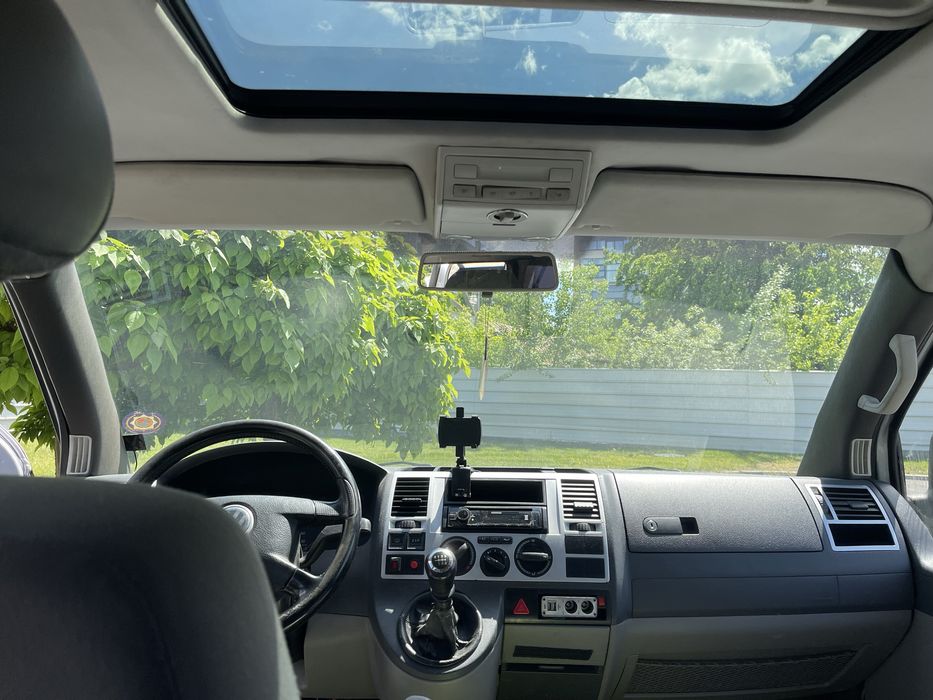 Volkswagen Caravelle T5