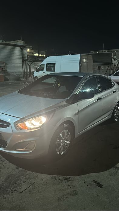 Хундай акцент 2013