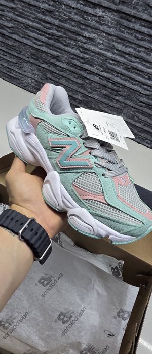 New Balance Mint/Pink