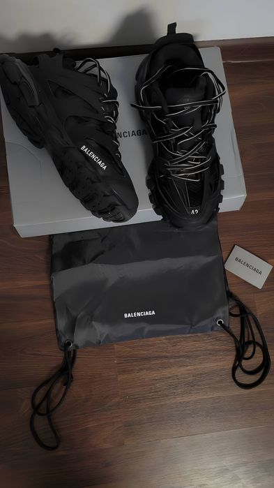 Balenciaga track 42