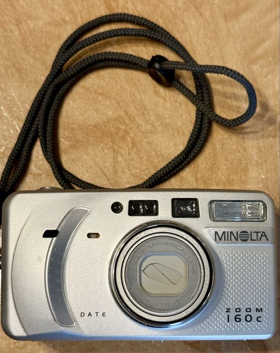 Aparat foto pe film 35mm Minolta Riva Zoom 160c