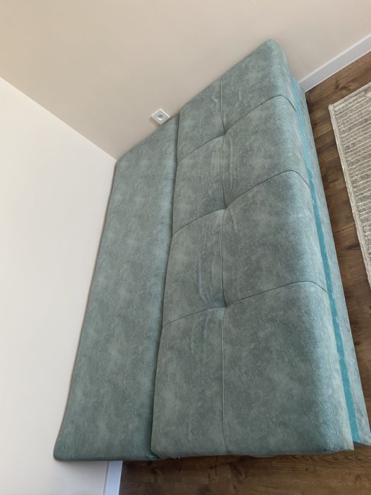 Диван в хорошем состояний