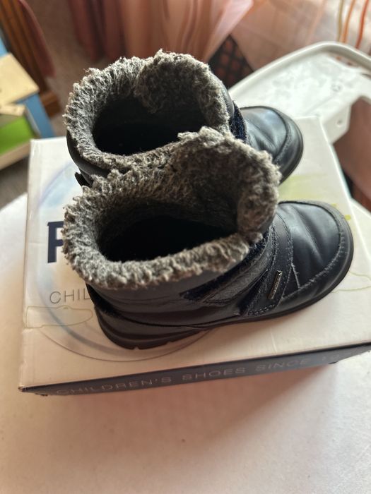 Ghetute Primigi marimea 24