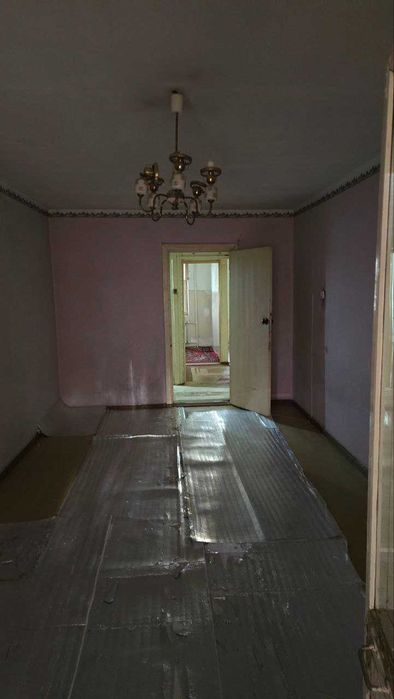 Сдаётся квартира на шелк комбинате 3х комнатная на длительный срок.