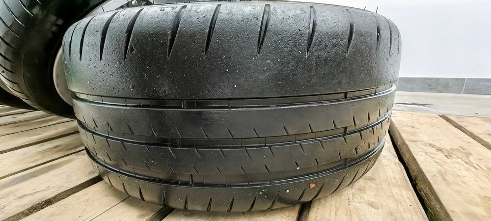 Michelin Pilot Cup 2 235/35/19 24dot