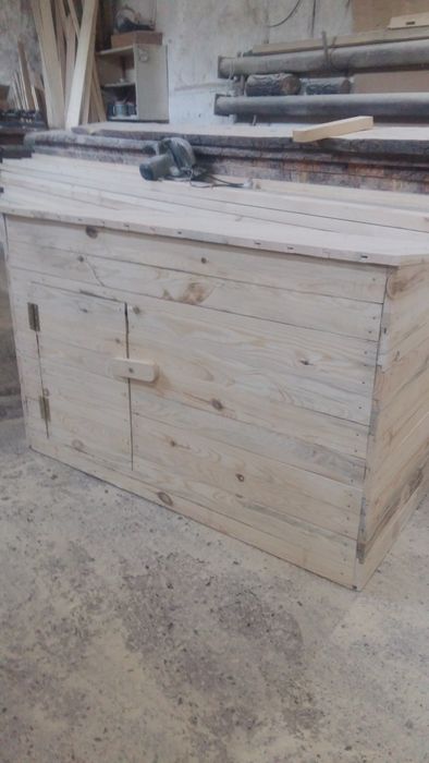 Будка для собаки  средних размеров