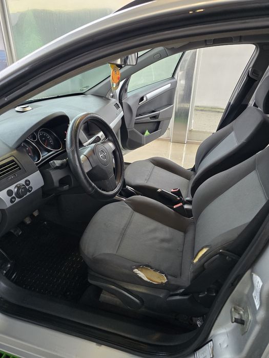 Vând Opel Astra H