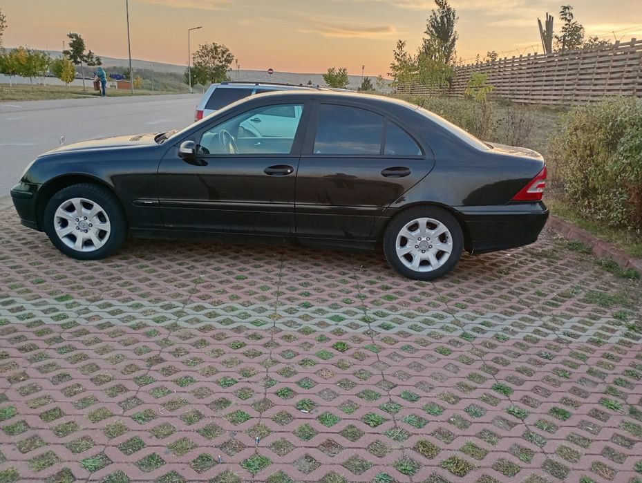 MERCEDES-BENZ C-Class 2004 — imagine 2