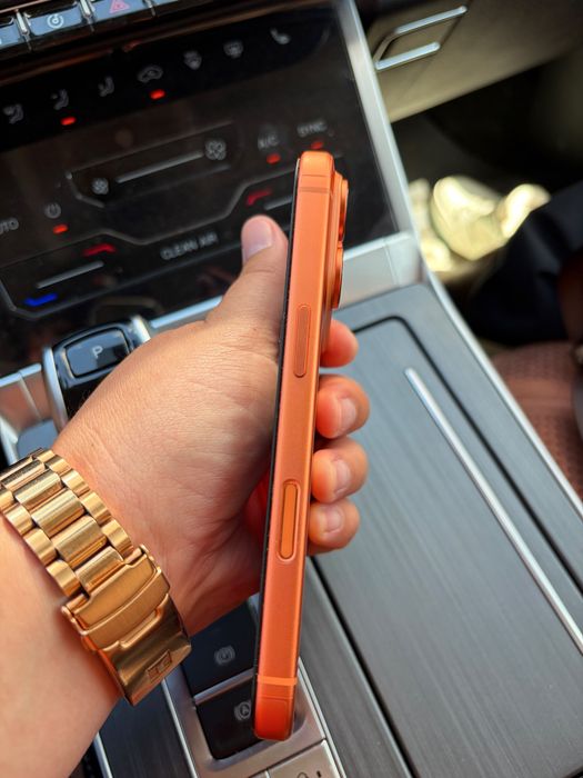 Продаю Iphone 17 pro 256 gb