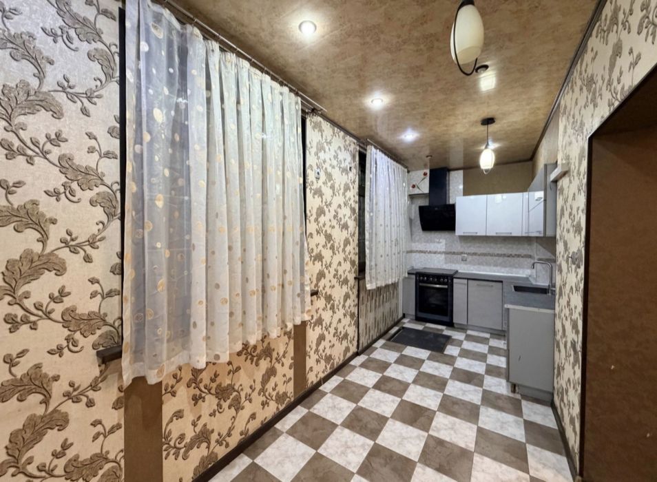 Продам 2/1/4 Ц-5 ор. Ресторан Лали (На Небе)