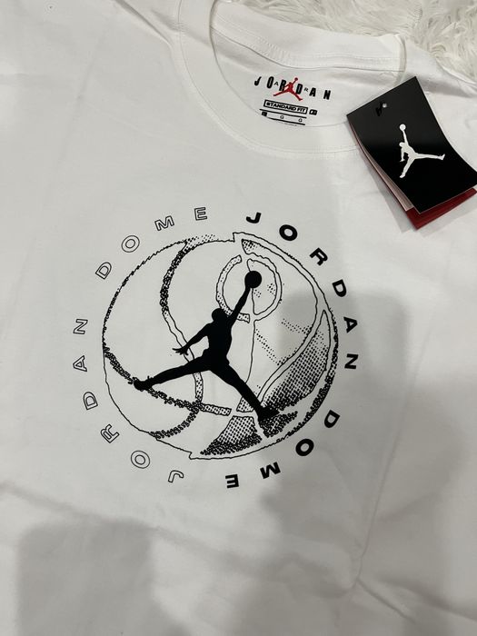 Футболка Jordan.