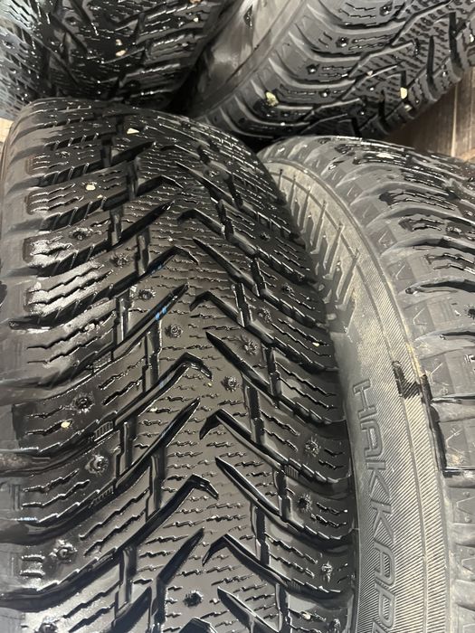 Перфектни 4бр. зимни гуми  Nokian Hakkapelitta 215/70 R16