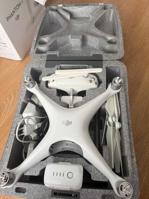 Drona DJI Phantom 4