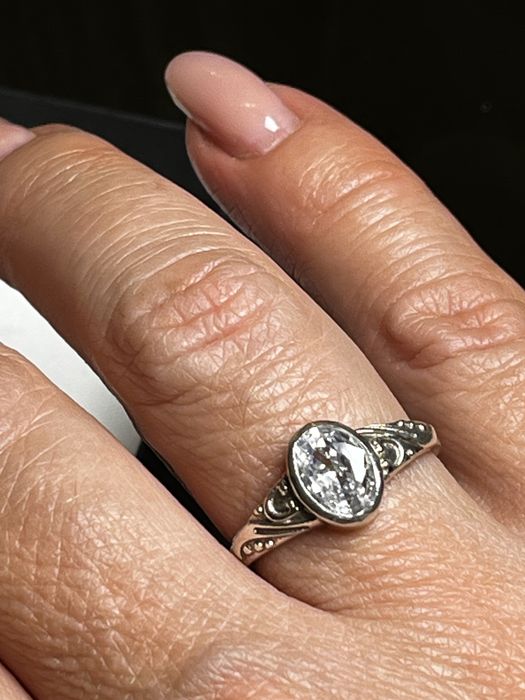 Пръстен от сребро 925 със светло син топаз