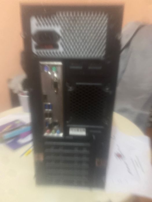 Vând sistem desktop 8giga ram 512 giga hdd