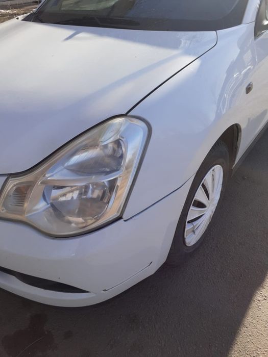 Продам машину ниссан