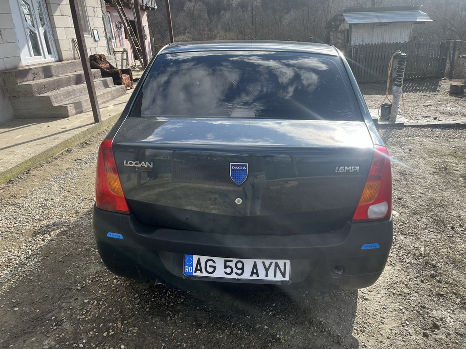 Vând Dacia logan