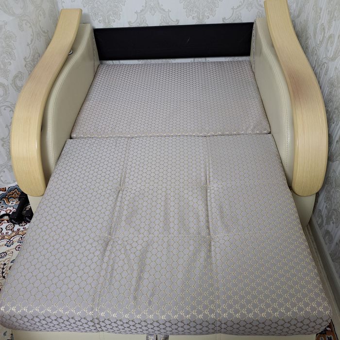 Продам б/у мини диван