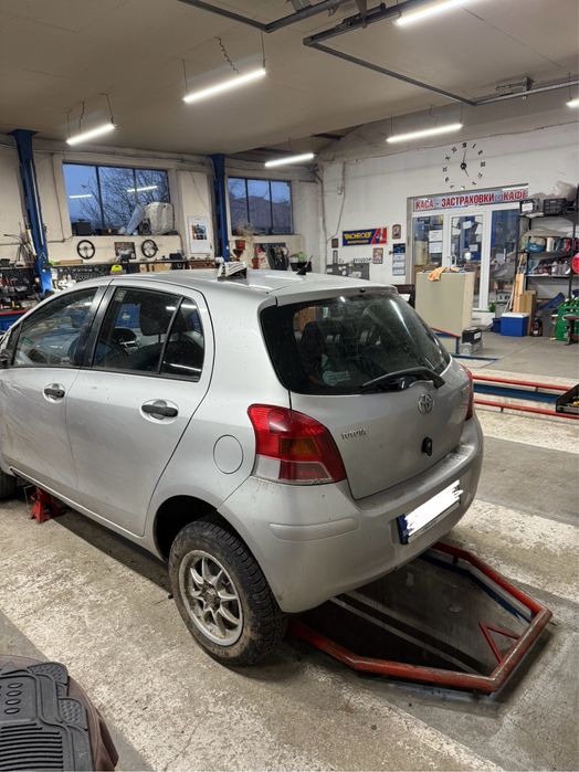 Тойота  Ярис НА ЧАСТИ 1.0i 2011 г