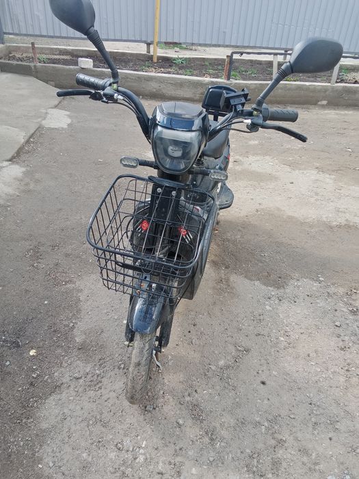 Ск8 скутор продам