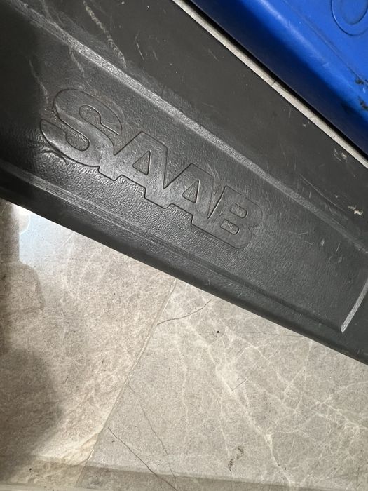 АВТО аптечки и триъгълници - AUDI , BMW , HONDA , RENAULT , SAAB