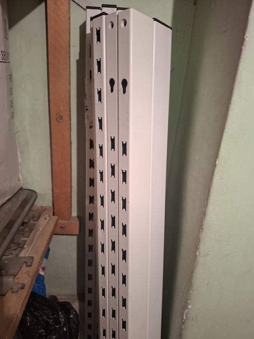 Стойка для магазнивай полку