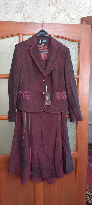 Платье на карпоратив