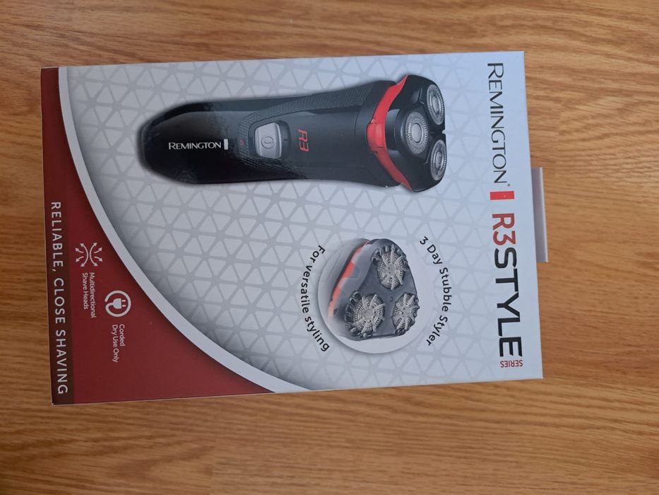 Aparat pentru barbă Remington R3 style