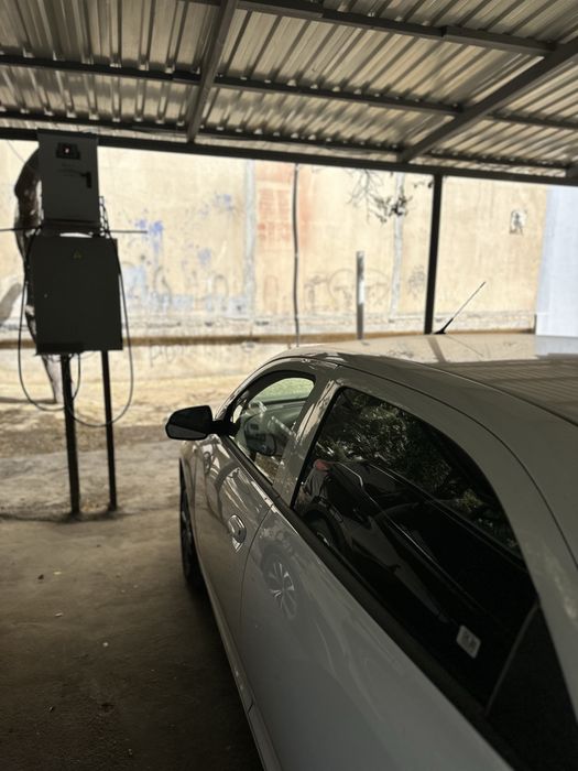 Метро Чилонзорда Қонуний Парковкаси билан +Зарядка Электромобилга