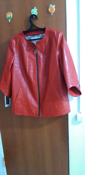 Продам кожаную куртку.