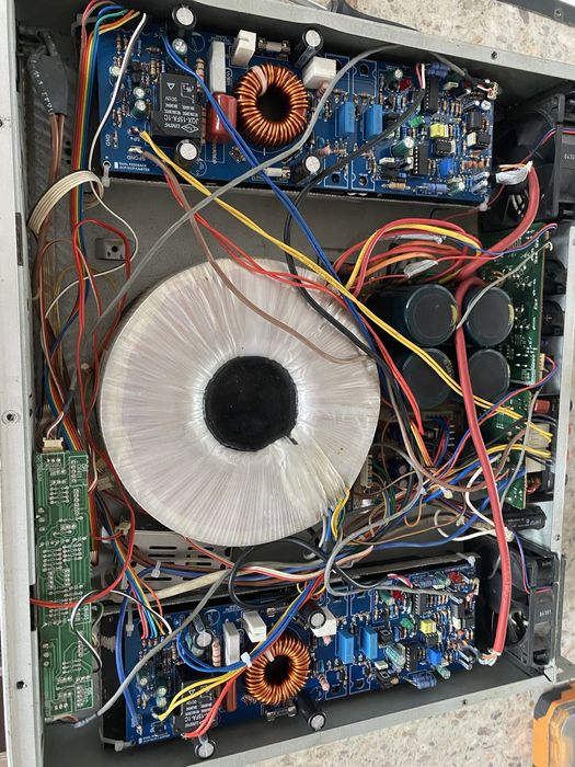Amplificator profesional de putere Zeck