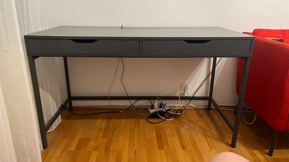 Birou ikea ,culoare gri,stare ff buna