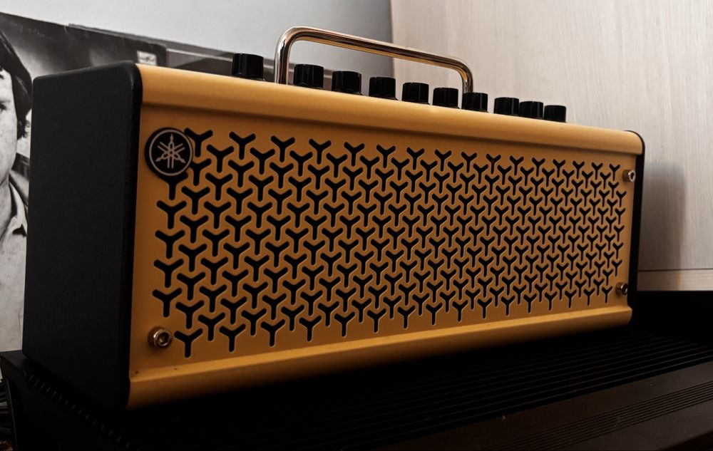 Комбоусилитель гитарный YAMAHA THR10II