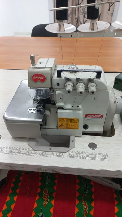 Швейная машина. Оверлог.