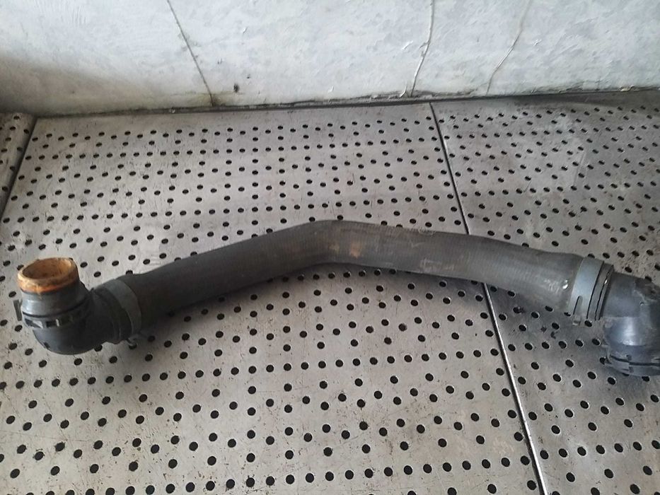 Furtun apa 1.6 tdi audi a3 8v 5q0122101gg