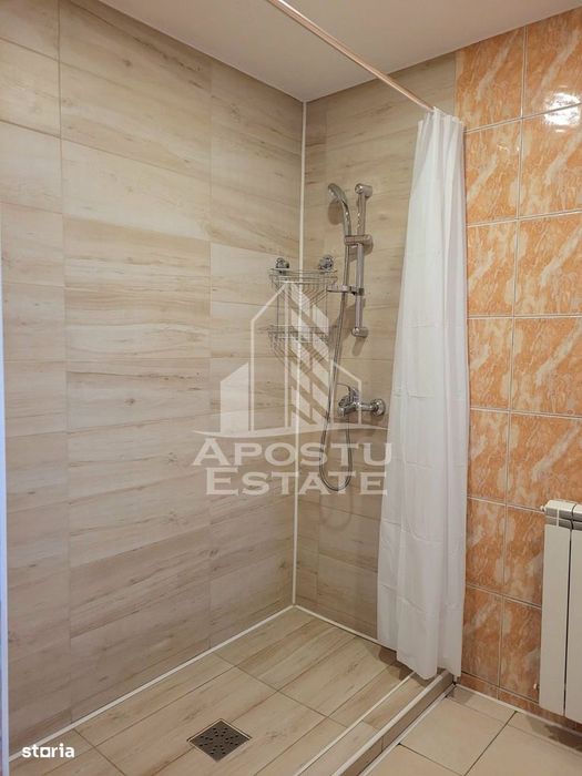 Casa desfasurata pe doua niveluri,zona Podgoria